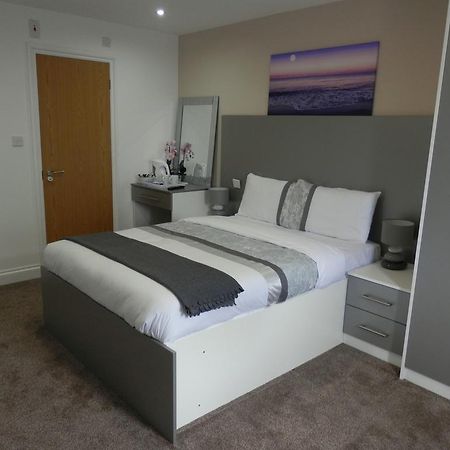 Heathrow Travellers Hub Bed & Breakfast Hounslow Dış mekan fotoğraf