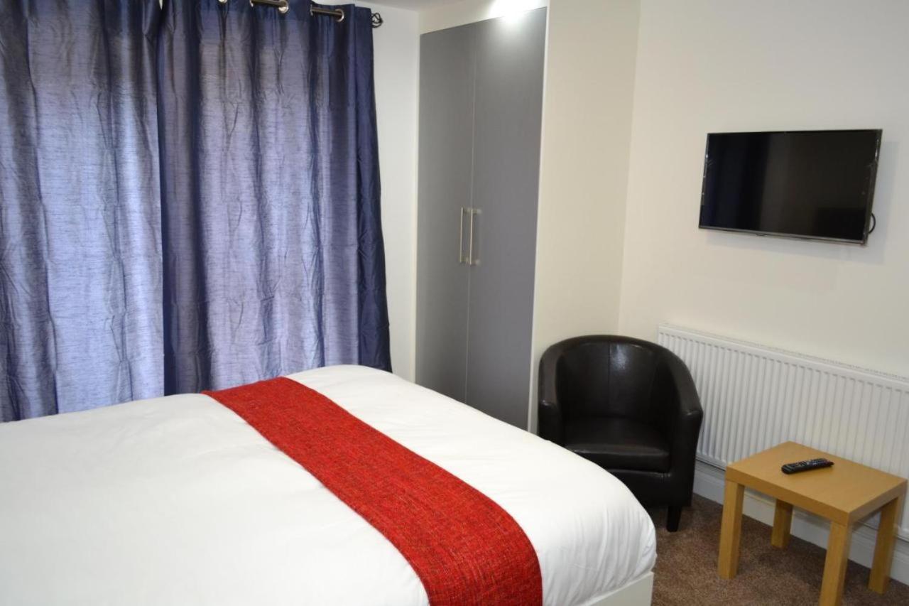 Heathrow Travellers Hub Bed & Breakfast Hounslow Dış mekan fotoğraf