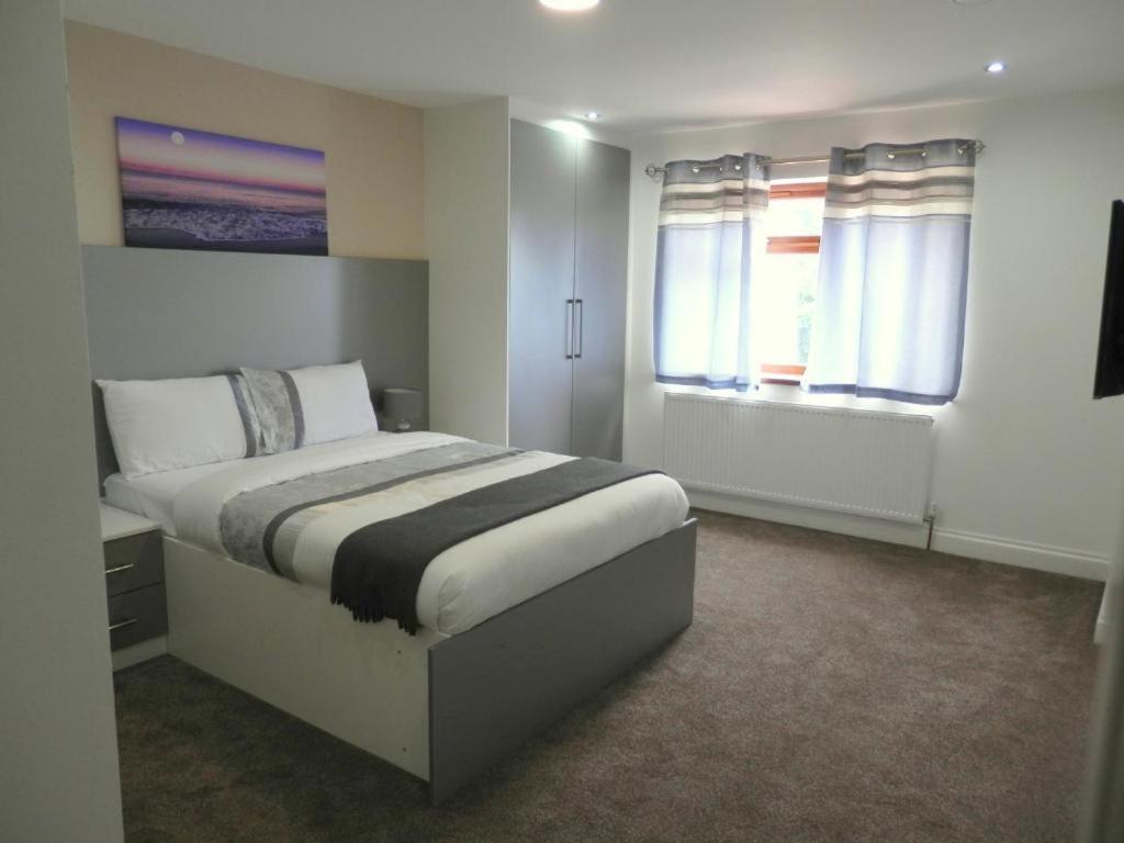 Heathrow Travellers Hub Bed & Breakfast Hounslow Dış mekan fotoğraf