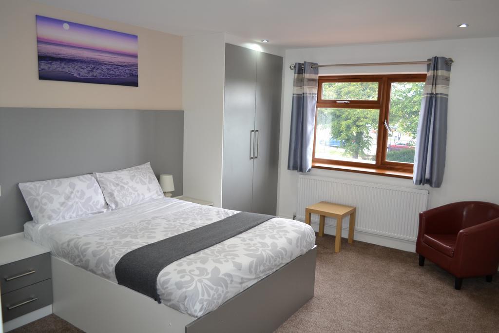 Heathrow Travellers Hub Bed & Breakfast Hounslow Dış mekan fotoğraf