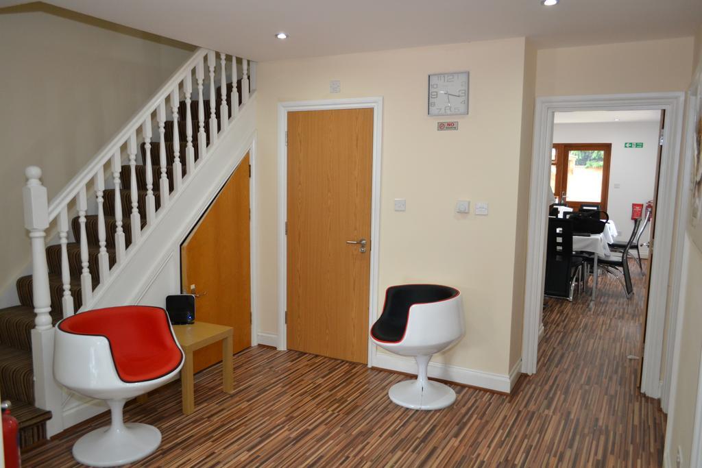 Heathrow Travellers Hub Bed & Breakfast Hounslow Dış mekan fotoğraf