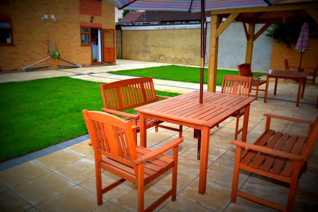 Heathrow Travellers Hub Bed & Breakfast Hounslow Dış mekan fotoğraf